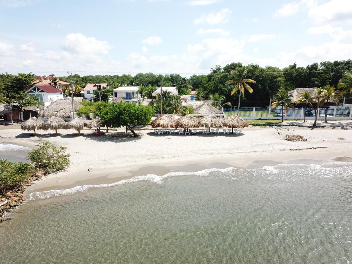 Hotel Cabaña Playa DanRay Coveñas Exterior foto